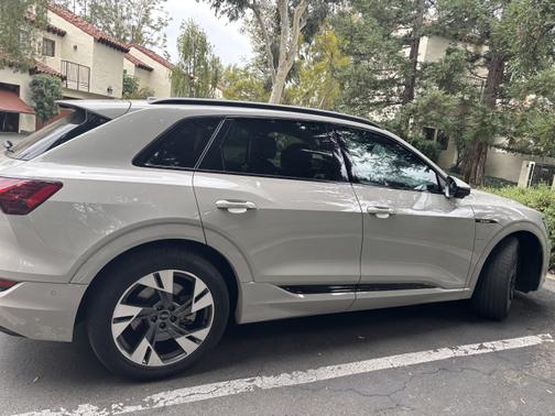 2021 Audi e-tron Premium