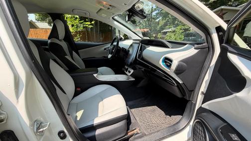 White 2018 Toyota Prius Prime Advanced