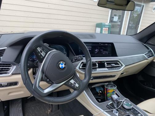 Photo 3 of 9 of 2021 BMW X5 PHEV xDrive45e