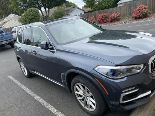 Photo 2 of 9 of 2021 BMW X5 PHEV xDrive45e