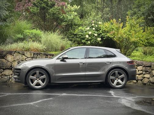 2015 Porsche Macan Turbo
