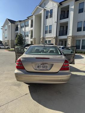 Beige 2003 Mercedes-Benz E-Class E320