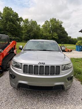 Silver 2015 Jeep Grand Cherokee Altitude