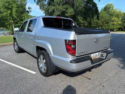 Silver 2014 Honda Ridgeline RTL
