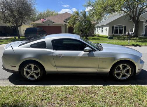 2010 Ford Mustang GT Premium