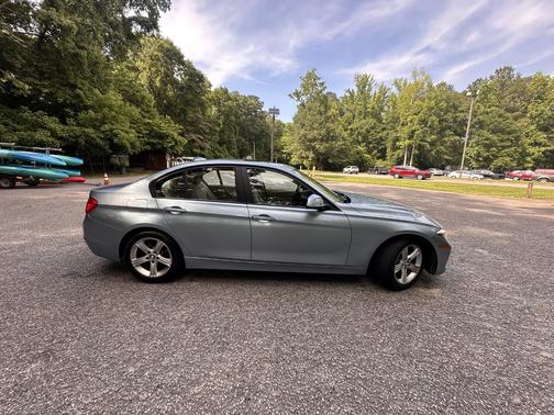 Blue 2013 BMW 320 i xDrive