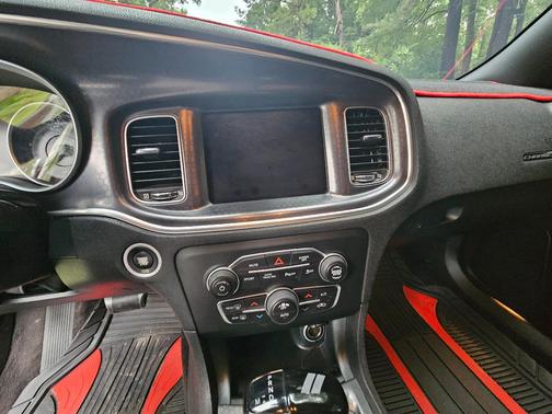 Black 2018 Dodge Charger SXT Plus