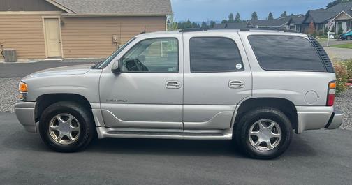 Silver 2004 GMC Yukon Denali