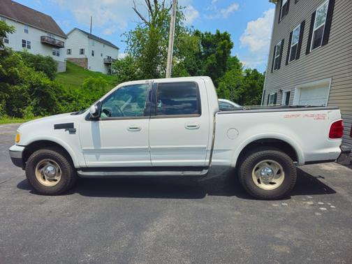2001 Ford F-150 XLT SuperCrew