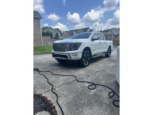2023 Nissan Titan Platinum Reserve