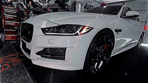 2017 Jaguar XE 35t R-Sport