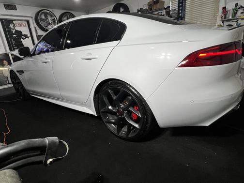 2017 Jaguar XE 35t R-Sport