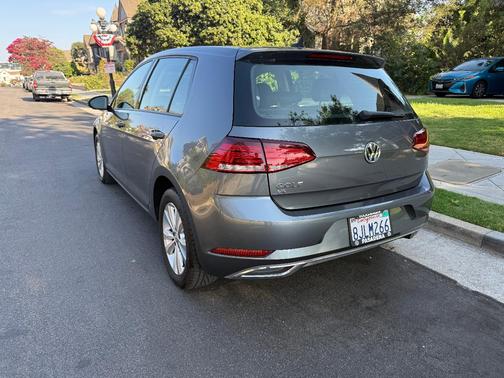 Gray 2019 Volkswagen Golf 1.4T SE
