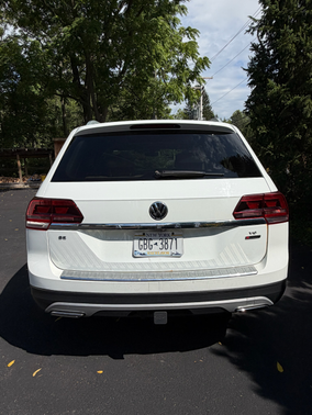White 2019 Volkswagen Atlas 3.6L SE w/Technology