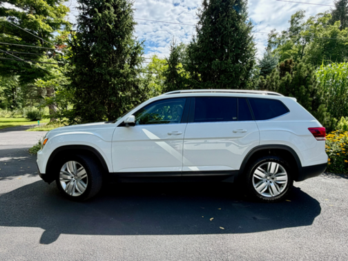 White 2019 Volkswagen Atlas 3.6L SE w/Technology