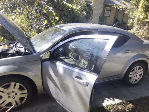 Silver 2013 Dodge Avenger SE