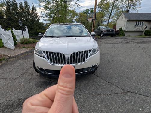 White 2013 Lincoln MKX Base