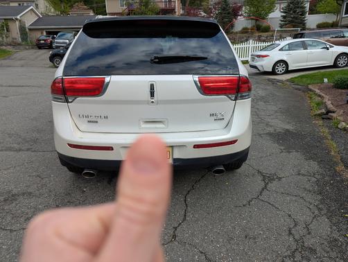 White 2013 Lincoln MKX Base