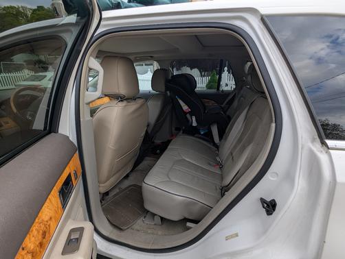 White 2013 Lincoln MKX Base