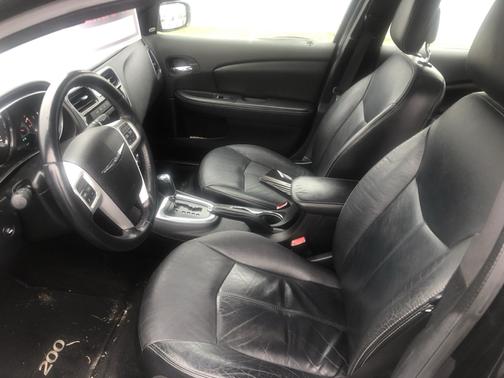 2013 Chrysler 200 Limited