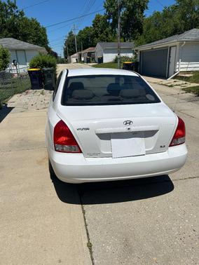 White 2002 Hyundai ELANTRA GLS