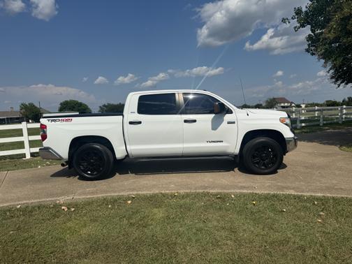 2014 Toyota Tundra SR5
