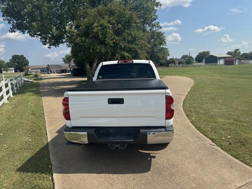 2014 Toyota Tundra SR5