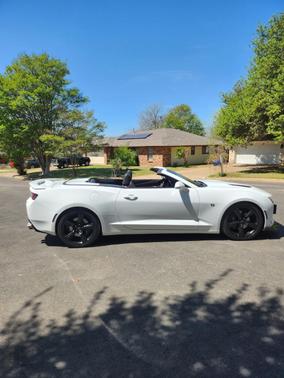 White 2018 Chevrolet Camaro 2SS