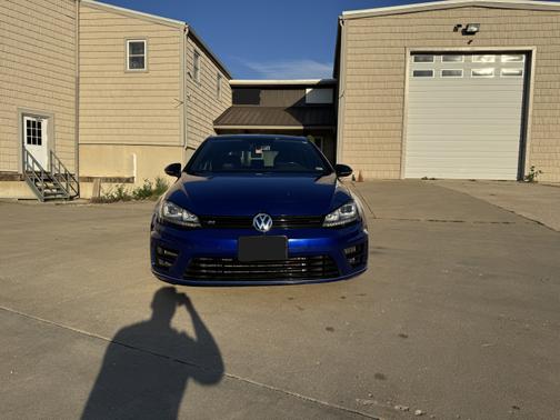 2015 Volkswagen Golf R 4-Door