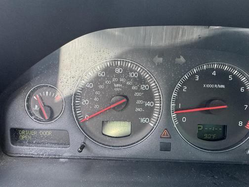 Black 2006 Volvo S60 2.5T