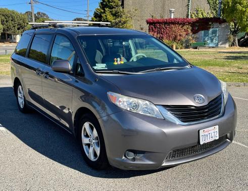 2014 Toyota Sienna LE