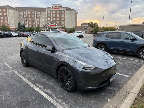 Gray 2022 Tesla Model Y Performance