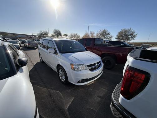 White 2019 Dodge Grand Caravan SXT