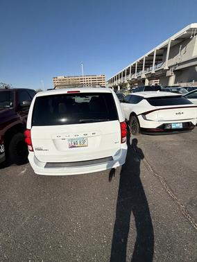 White 2019 Dodge Grand Caravan SXT