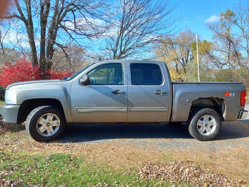 2009 Chevrolet Silverado 1500 LT Crew Cab