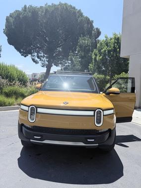 2023 Rivian R1S Adventure Quad-Motor Large Package