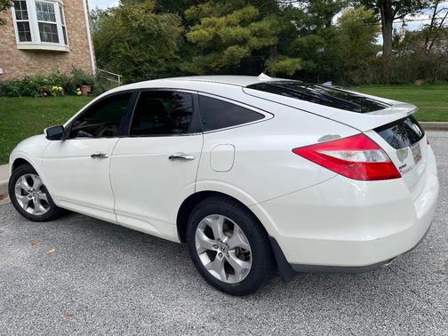 White 2011 Honda Accord Crosstour EX-L