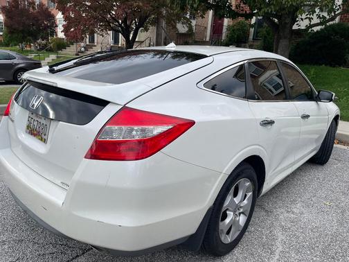 White 2011 Honda Accord Crosstour EX-L