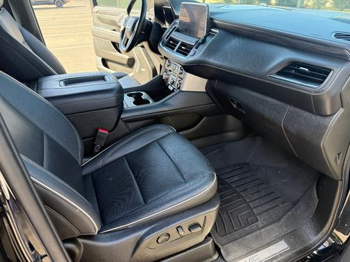 Black 2022 GMC Yukon SLT