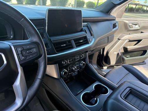 Black 2022 GMC Yukon SLT