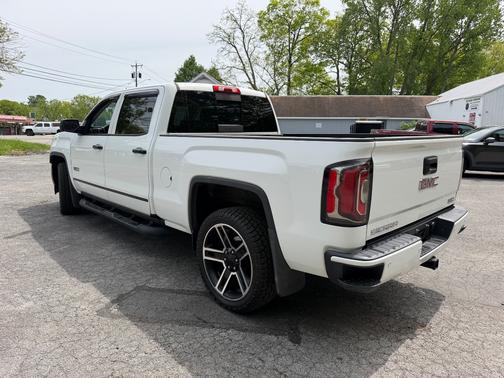 White 2017 GMC Sierra 1500 SLT