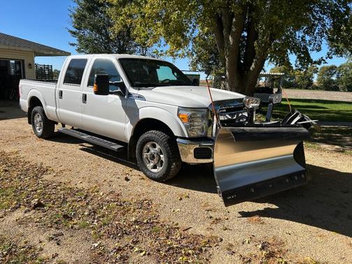 White 2014 Ford F-250 XLT