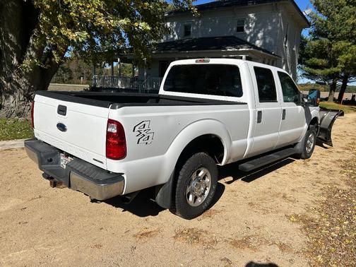 White 2014 Ford F-250 XLT