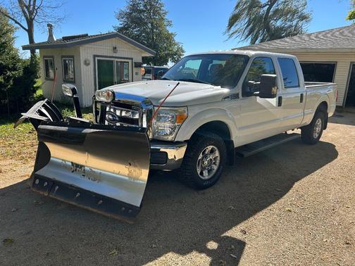White 2014 Ford F-250 XLT