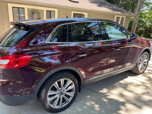 Red 2018 Lincoln MKX Reserve