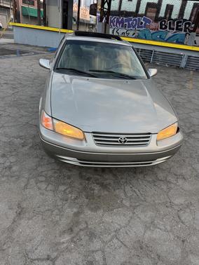 Gold 1999 Toyota Camry XLE V6