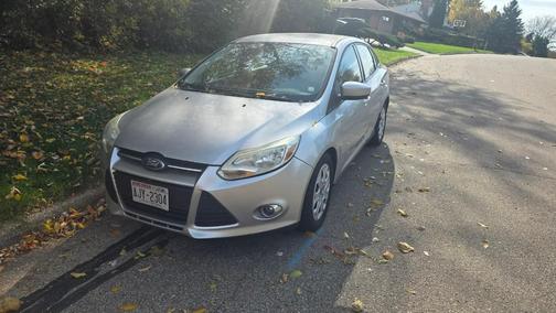Silver 2012 Ford Focus SE