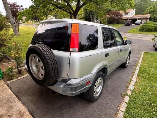 Silver 2000 Honda CR-V LX
