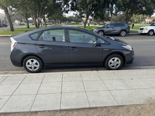 2010 Toyota Prius III