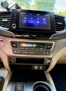 White 2023 Honda Ridgeline RTL